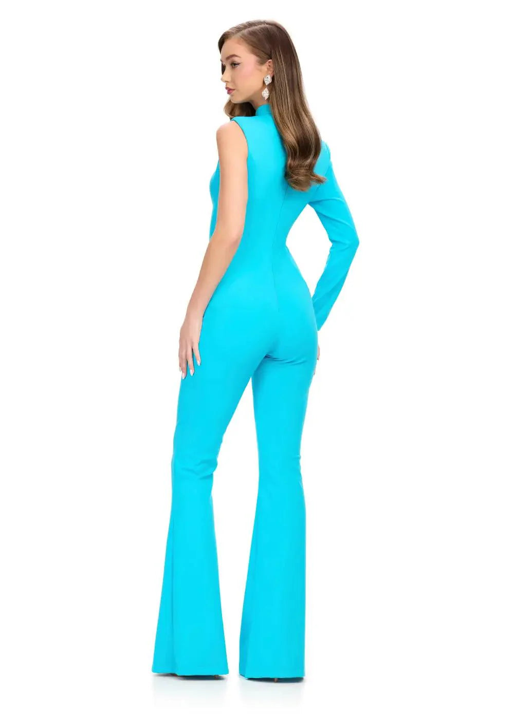 Expertly crafted with a modern design, the Ashley Lauren 11764 Jumpsuit features a unique one sleeve and high neckline made from high-quality scuba fabric. The cutout neckline adds a touch of sharpness to this statement piece, perfect for any formal occasion.