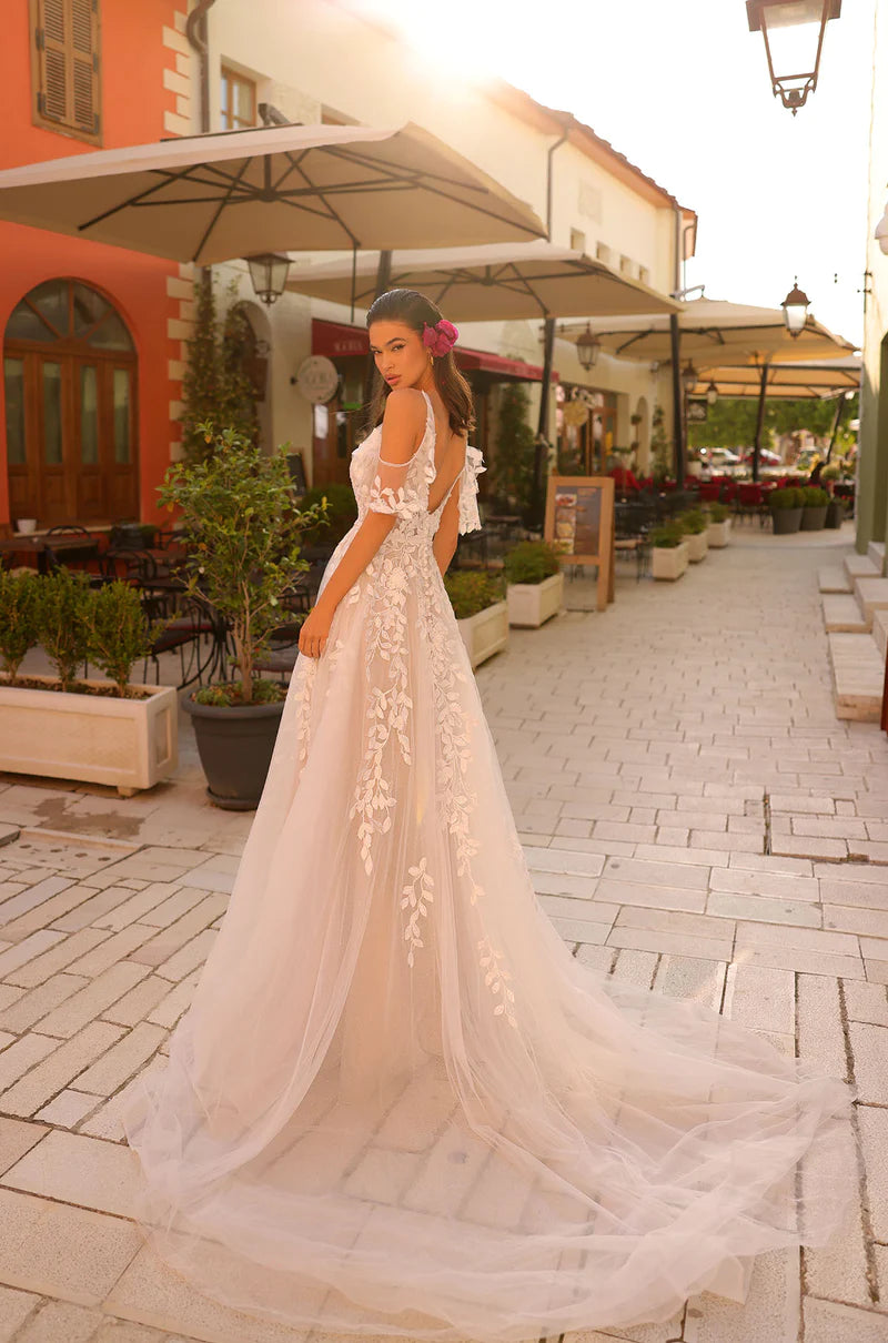 Detachable Train Wedding Gowns