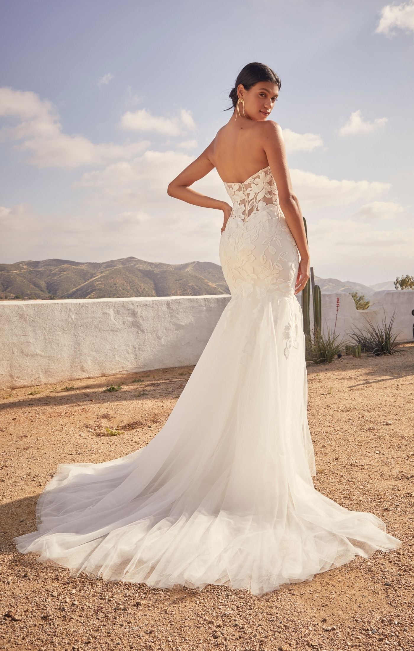 Casablanca Beloved BL286 Delilah Size 12 Lace A Line Wedding Dress Bri –  Glass Slipper Formals