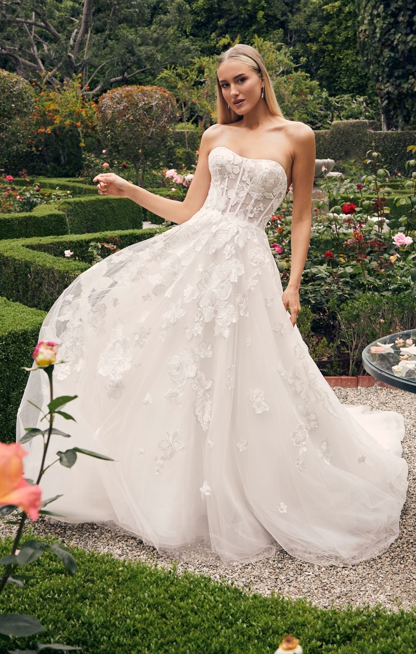 Short Sleeves Modest Wedding Dress with Hollow Back