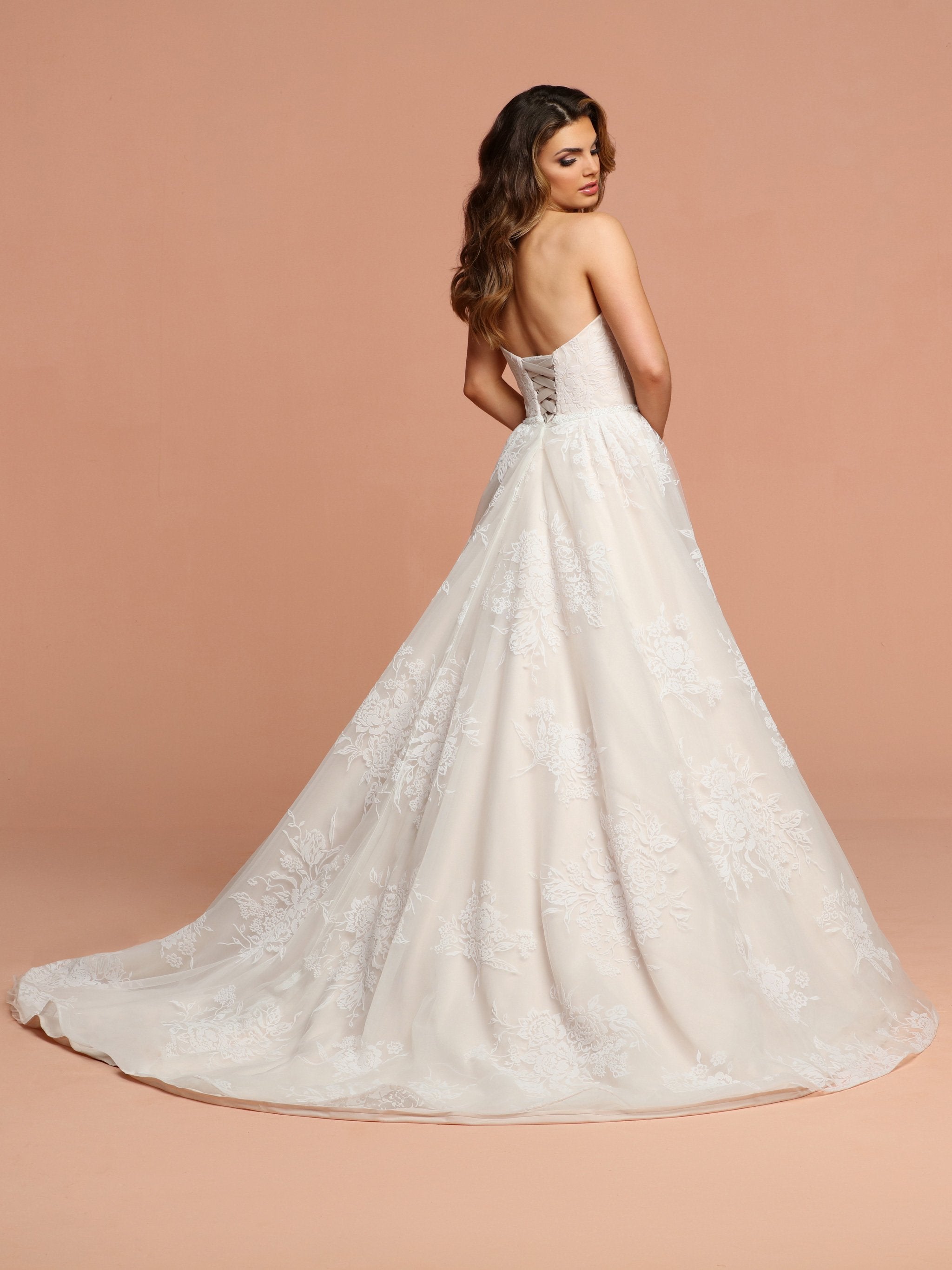 Velvet and outlet lace wedding dresses