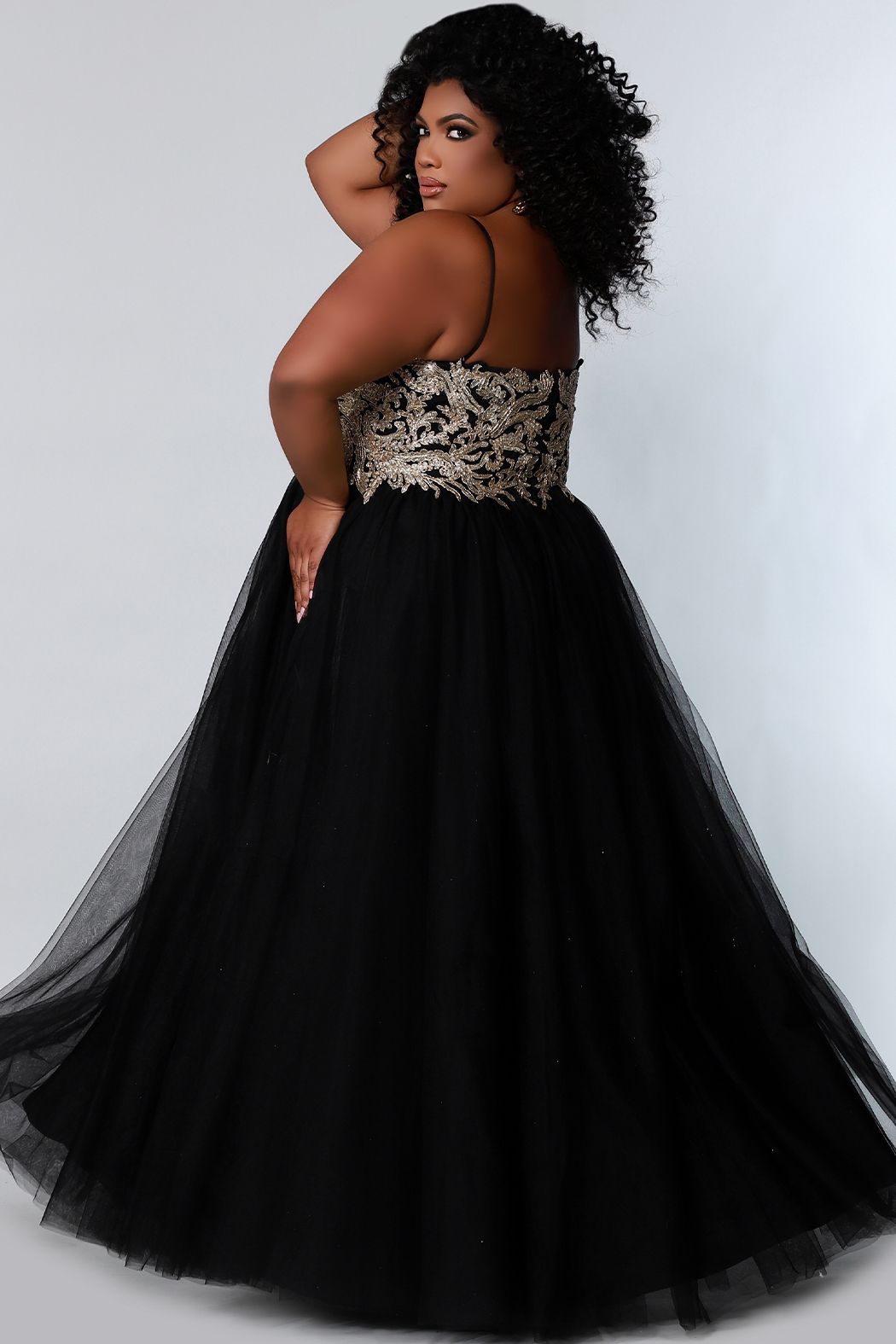 Clearance plus best sale size prom dresses