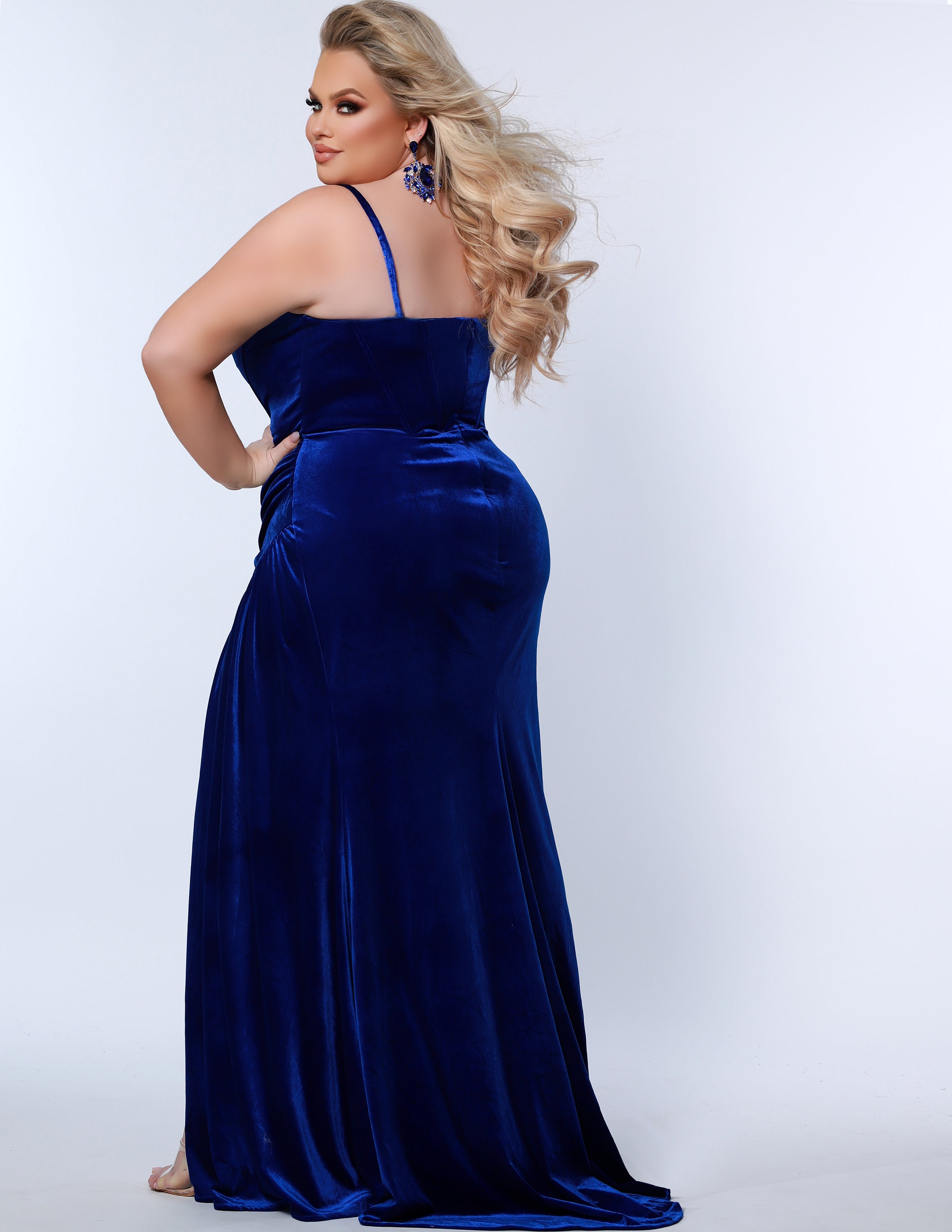 Plus size sales blue velvet dress