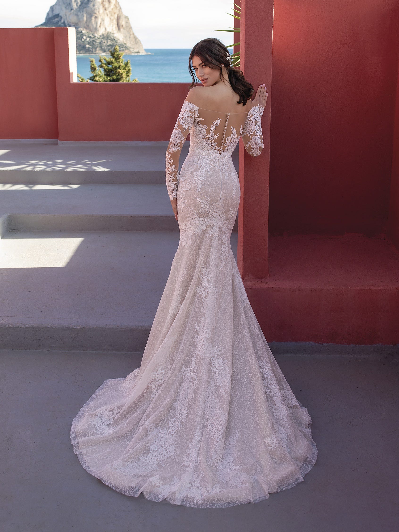 Pronovias oliola sales