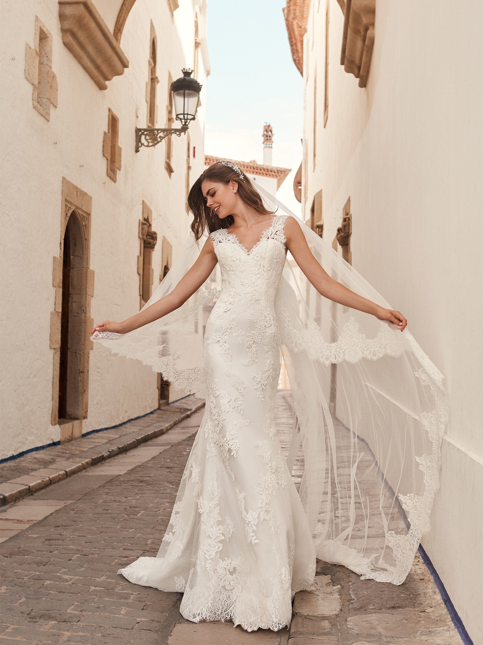 White One Bridal SAEKO Size 14 Pronovias Wedding Dress Lace Mermaid Corset  Gown