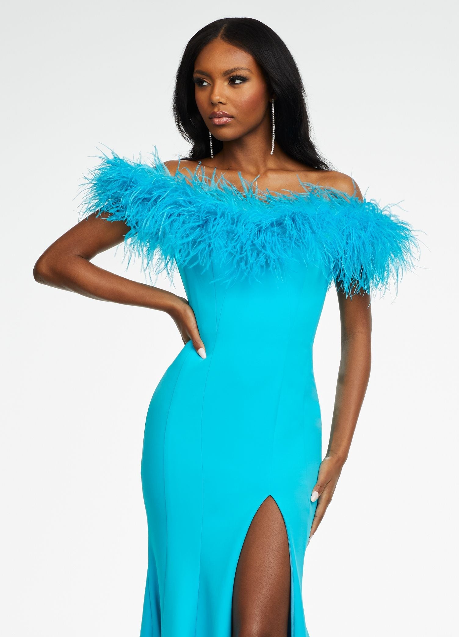 Off the shoulder feather 2024 dress